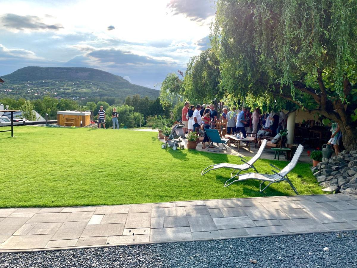 Sipos Borhaz Es Vendeghaz Hotel Badacsonyörs Buitenkant foto