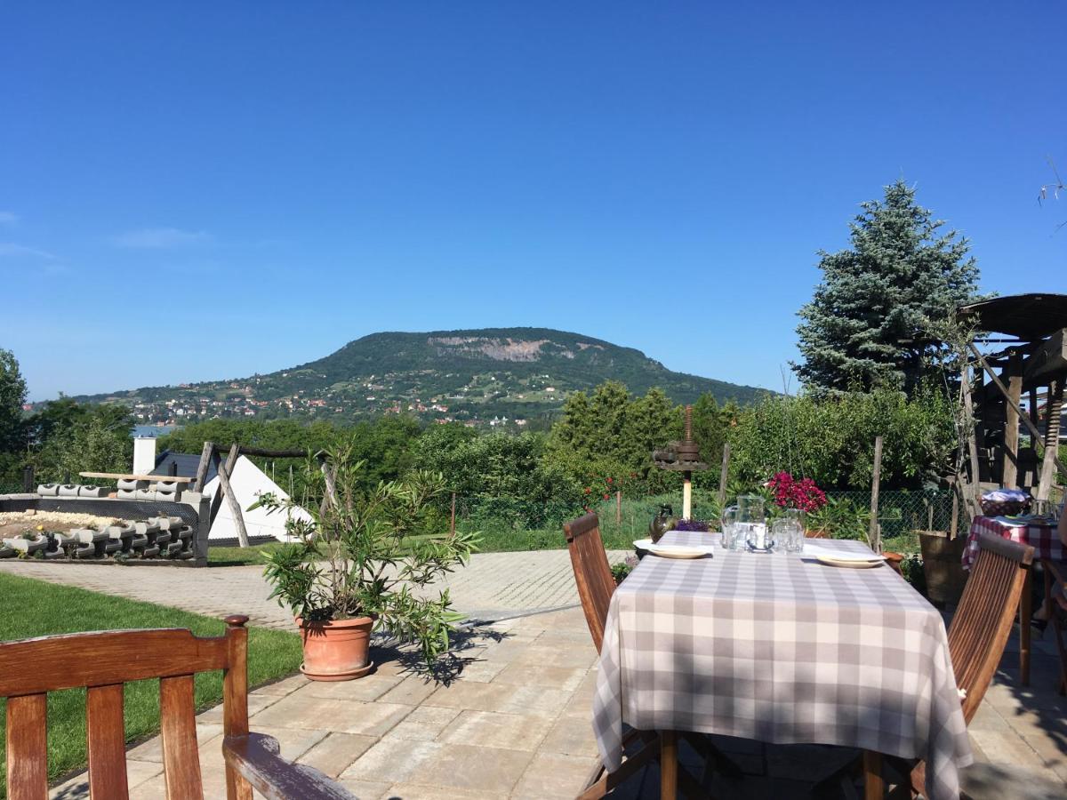 Sipos Borhaz Es Vendeghaz Hotel Badacsonyörs Buitenkant foto
